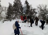 17 февраля 2021 года воспитанники казачьего военно — патриотического клуба «Поиск» произвели уборку от снега территория памятного мемориала